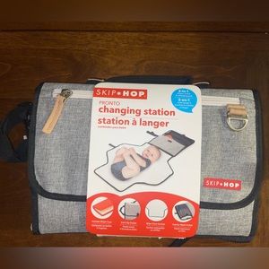 Skip Hop changing station